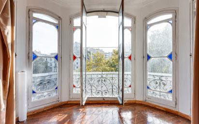 Schlafzimmer von Wohnung zum verkauf in  Barcelona Capital mit Klimaanlage und Balkon