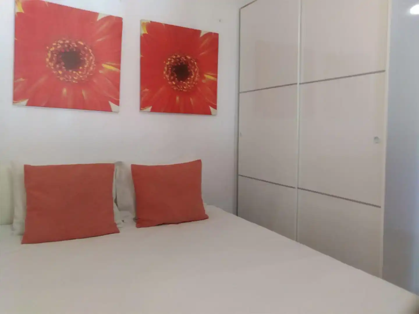 Schlafzimmer von Wohnung zur Miete in  Madrid Capital mit Klimaanlage und Balkon