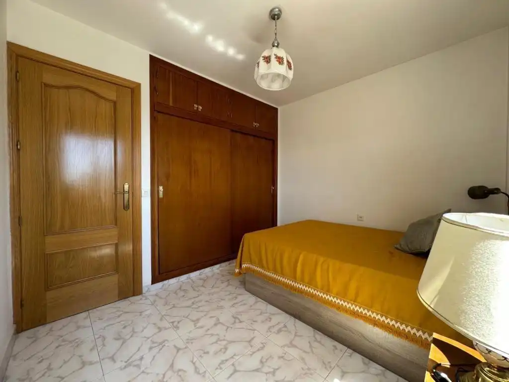 Dormitori de Apartament en venda en Fuengirola amb Aire condicionat i Terrassa