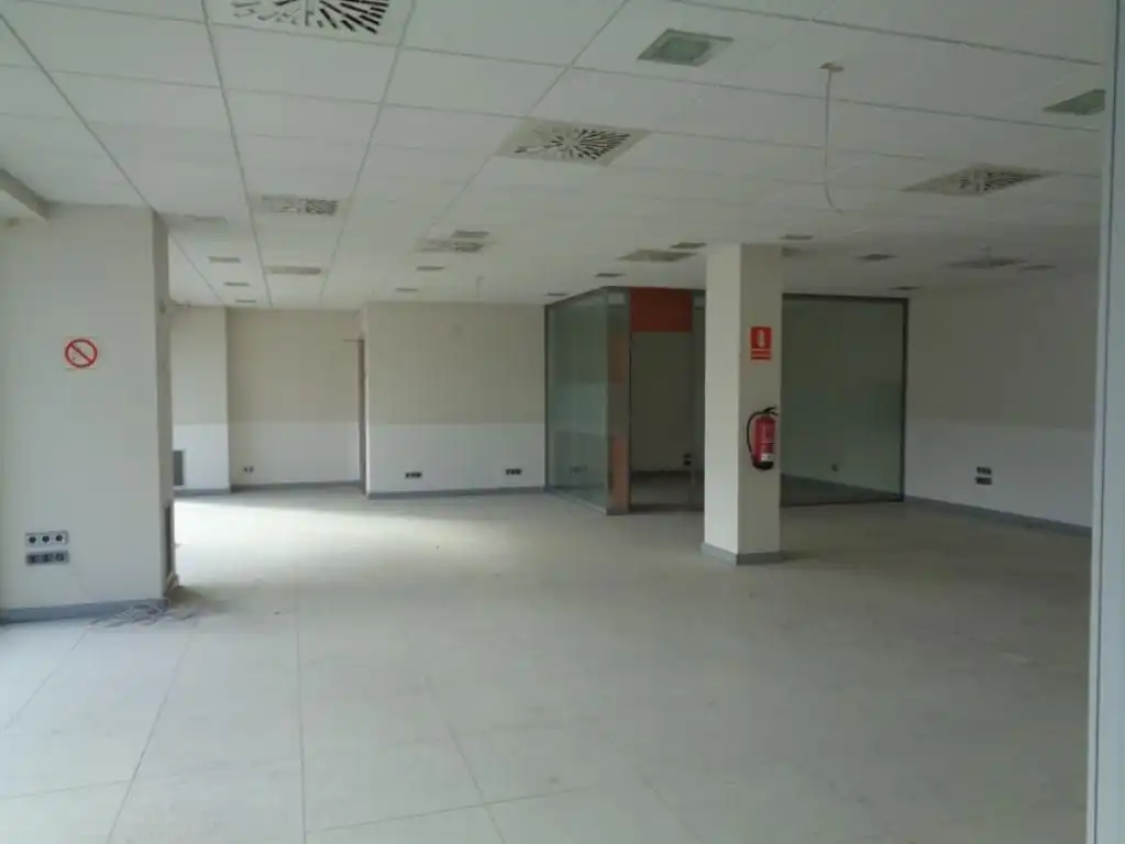 Local comercial en venda a Llevant, imagen 7