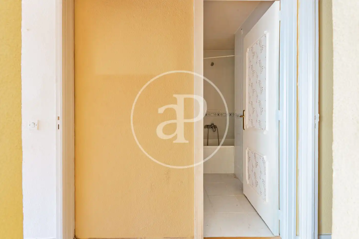 Piso en venta en Madrid con Calefacción, Terraza y Balcón
