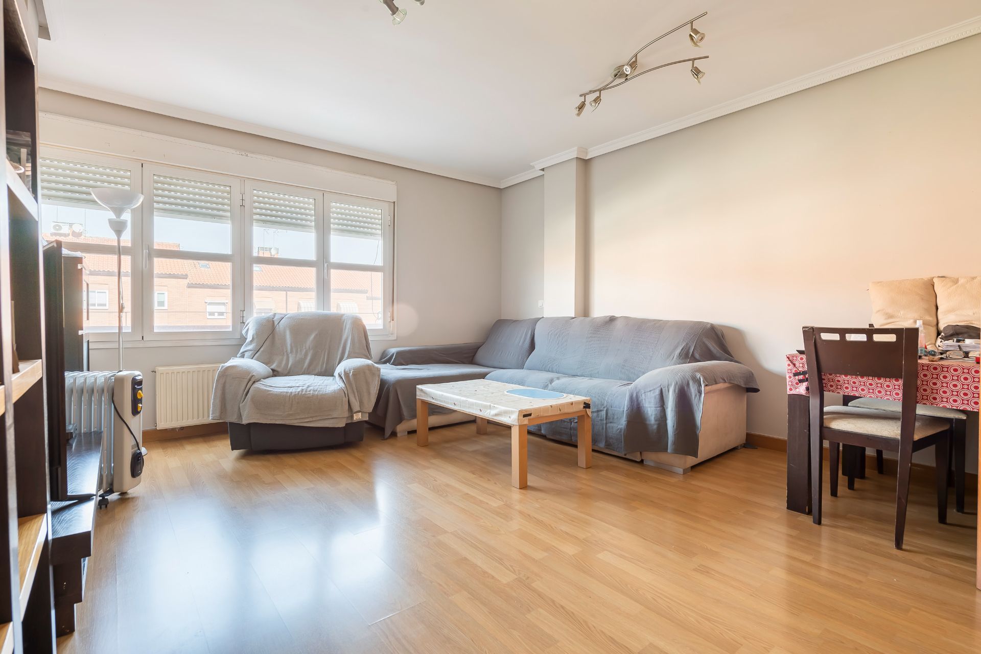 Living room of Flat for sale in San Fernando de Henares  with Air Conditioner, Heating and Storage room