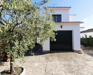 Vista exterior de Casa o xalet de lloguer en Santa Oliva amb Calefacció, Jardí privat i Terrassa