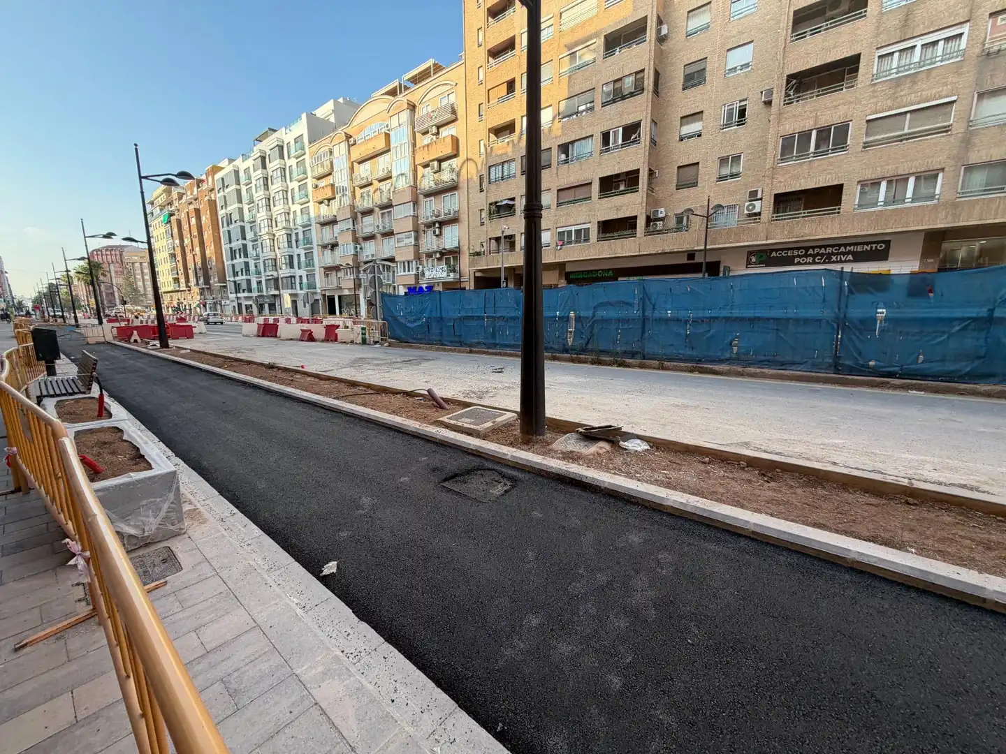Exterior view of Flat for sale in Valencia  with Air Conditioner, Furnished and Balcony