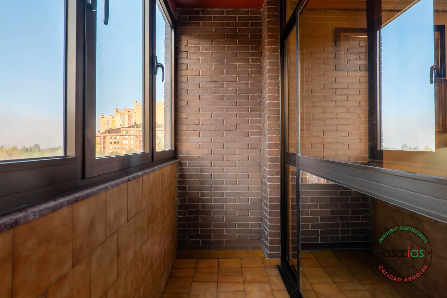 Terrassa de Pis en venda en Oviedo  amb Calefacció, Parquet i Terrassa