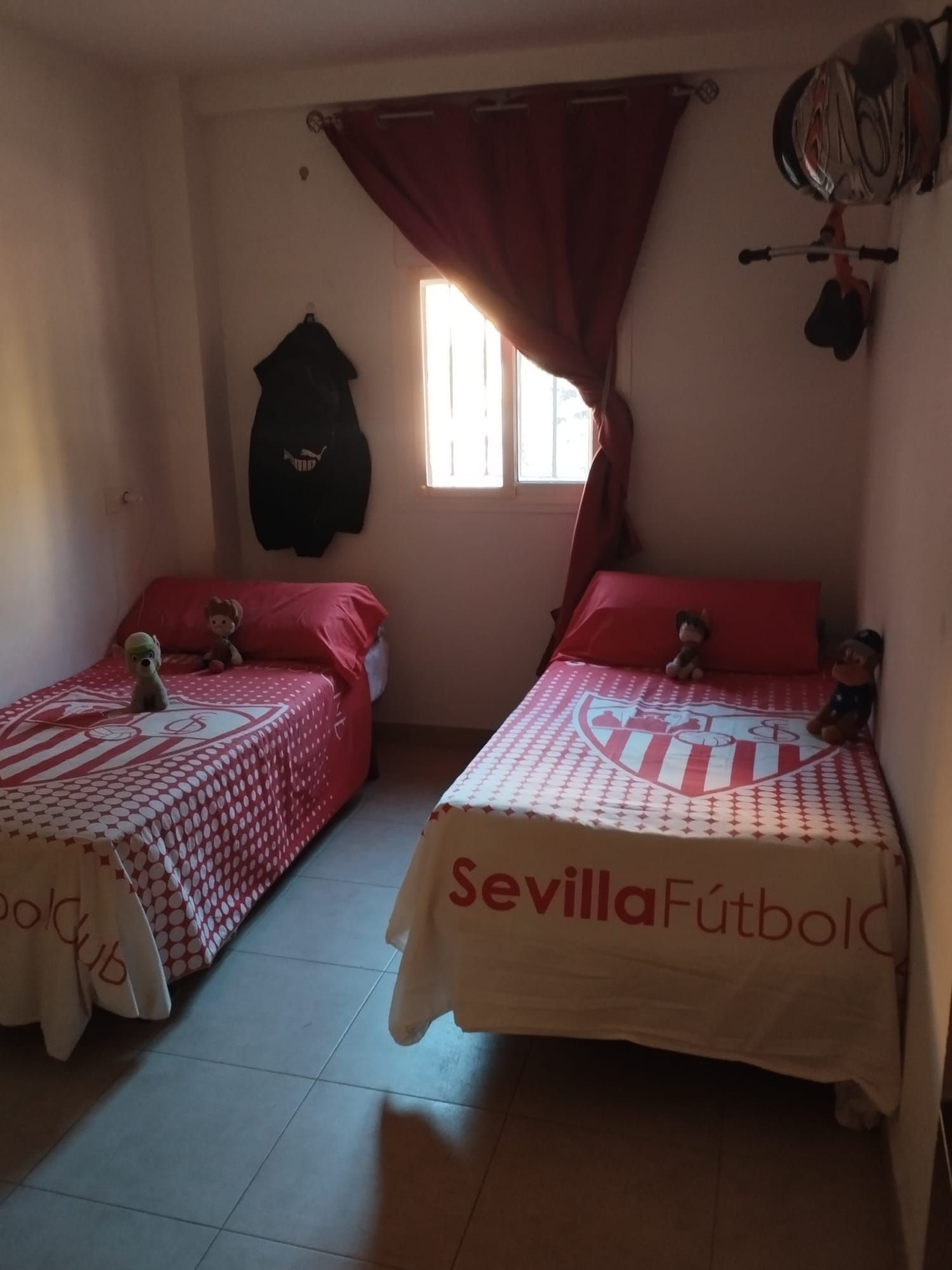 Bedroom of Flat for sale in  Sevilla Capital