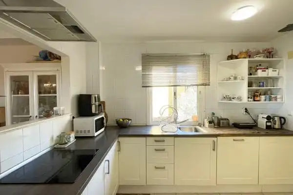 Cuina de Casa adosada en venda en Benalmádena amb Aire condicionat, Jardí privat i Terrassa