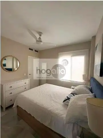 Habitación de Piso de alquiler en Sevilla con Aire acondicionado, Terraza y Amueblado