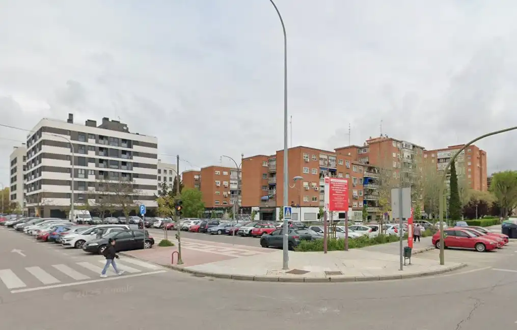 Parkplatz von Geschaftsraum zum Verkauf in Móstoles mit Klimaanlage, Heizung und Möbliert