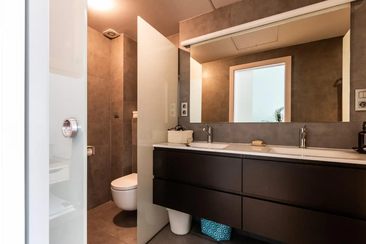 Baño de Casa adosada en venta en Terrassa con Calefacción, Parquet y Terraza