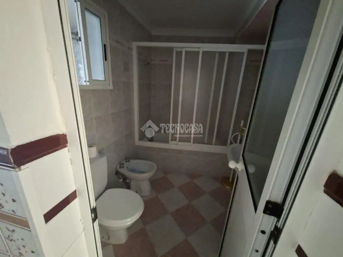 Bathroom of Houses for sale in Montilla