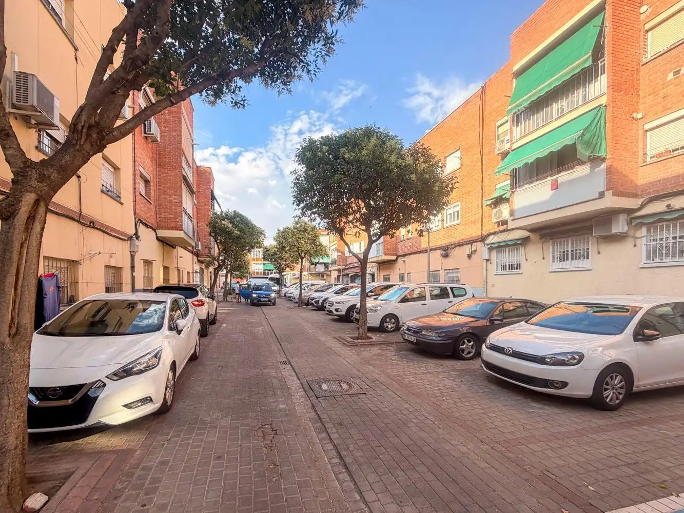 Vista exterior de Piso en venta en Madrid con Calefacción
