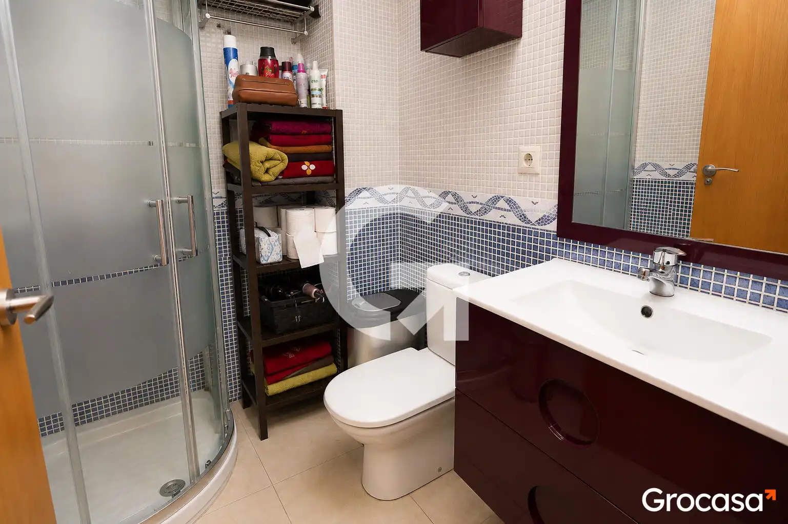 Bathroom of Flat for sale in Rubí  with Air Conditioner, Heating and Oven