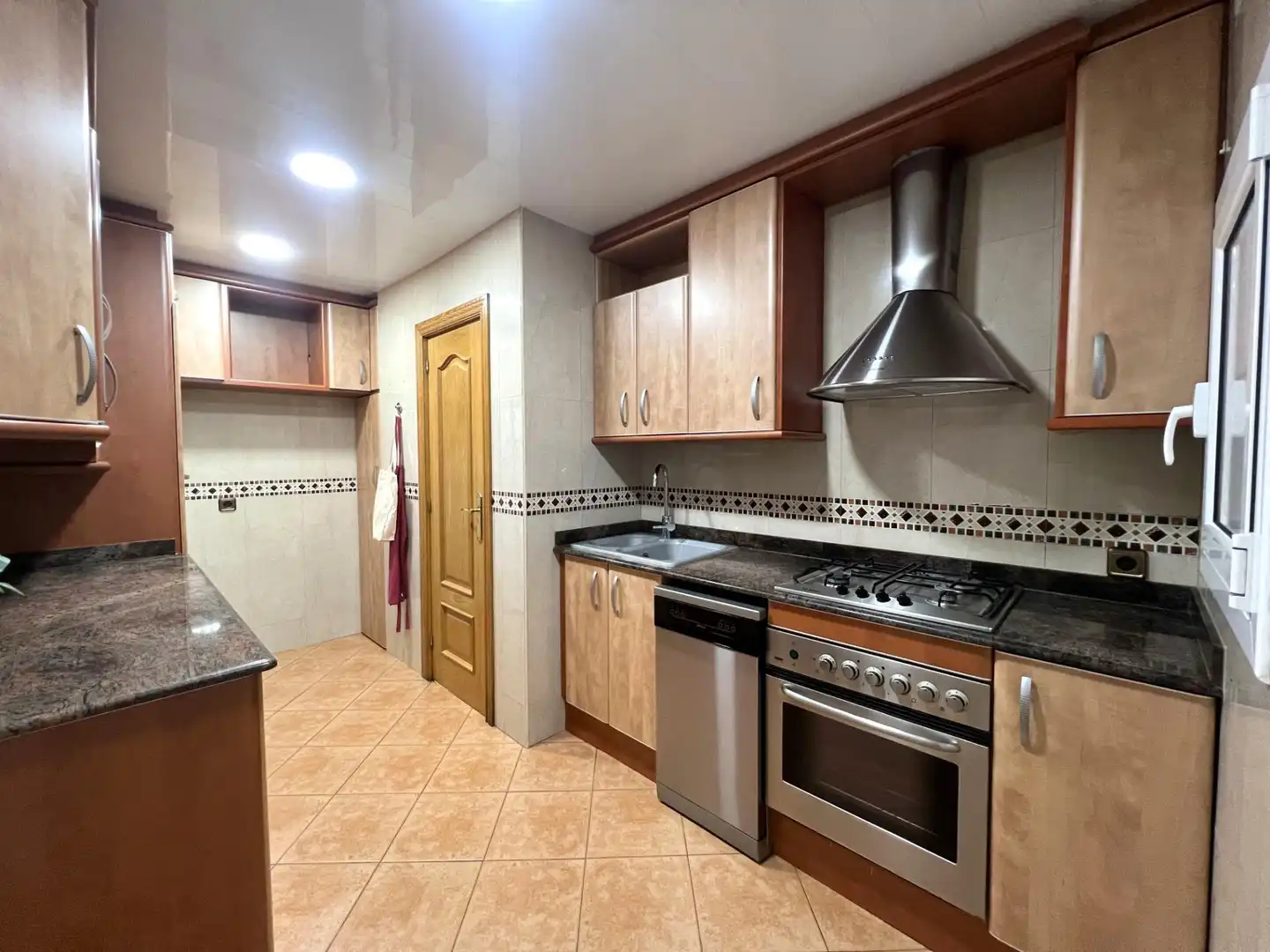 Kitchen of Flat for sale in L'Hospitalet de Llobregat  with Air Conditioner, Heating and Furnished