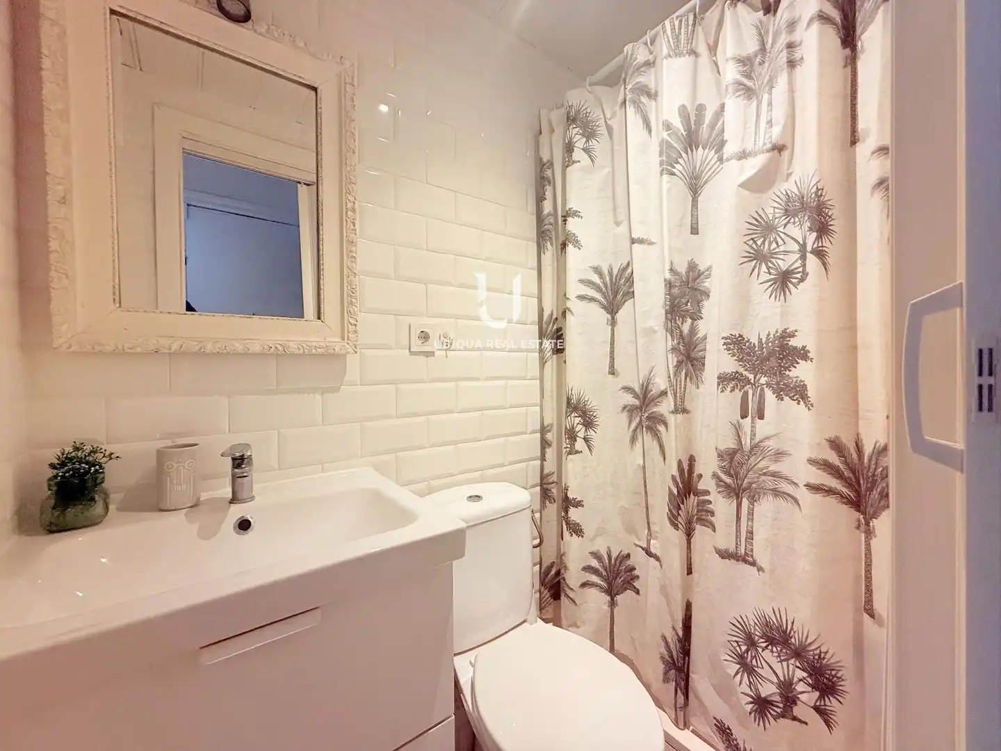 Bathroom of Flat for rent in L'Hospitalet de Llobregat  with Air Conditioner, Heating and Furnished