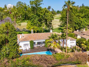 Casa con piscina en venta en San Pedro de Alcántara