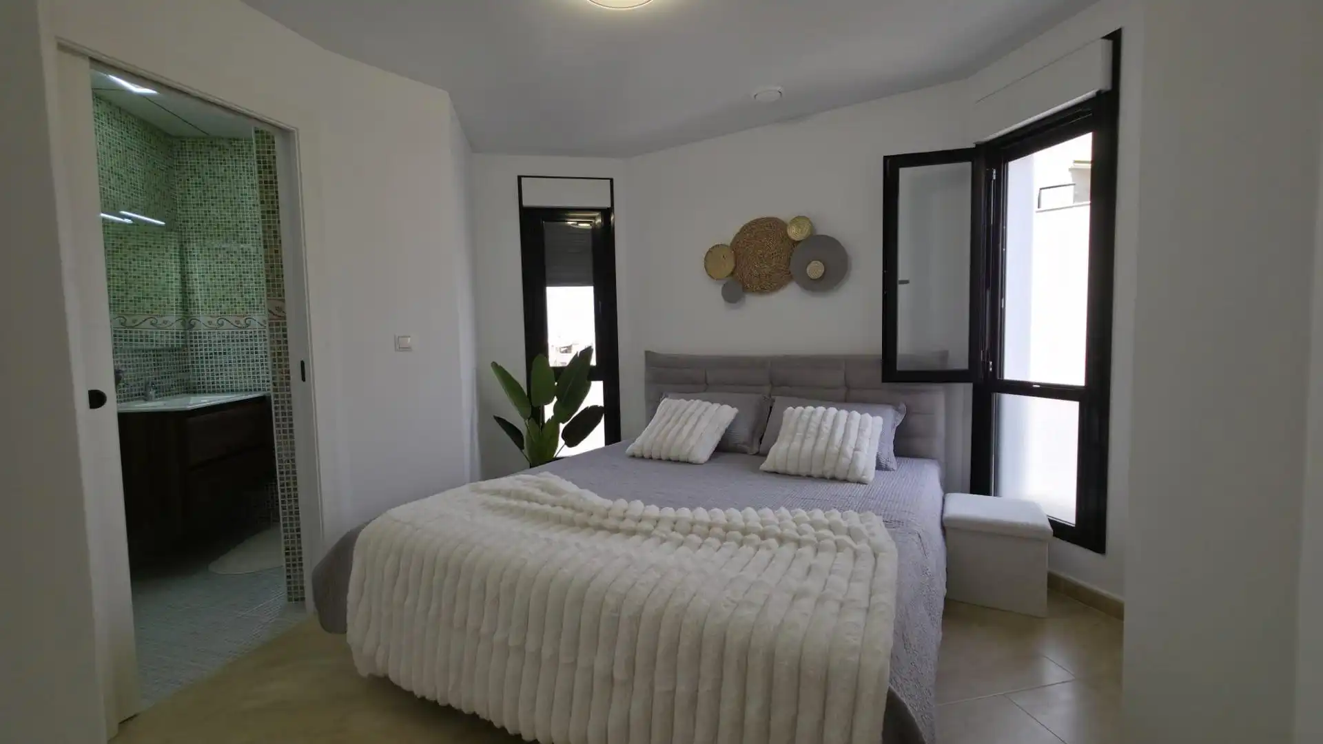 Habitación de Piso en venta en Torrevieja con Aire acondicionado y Amueblado