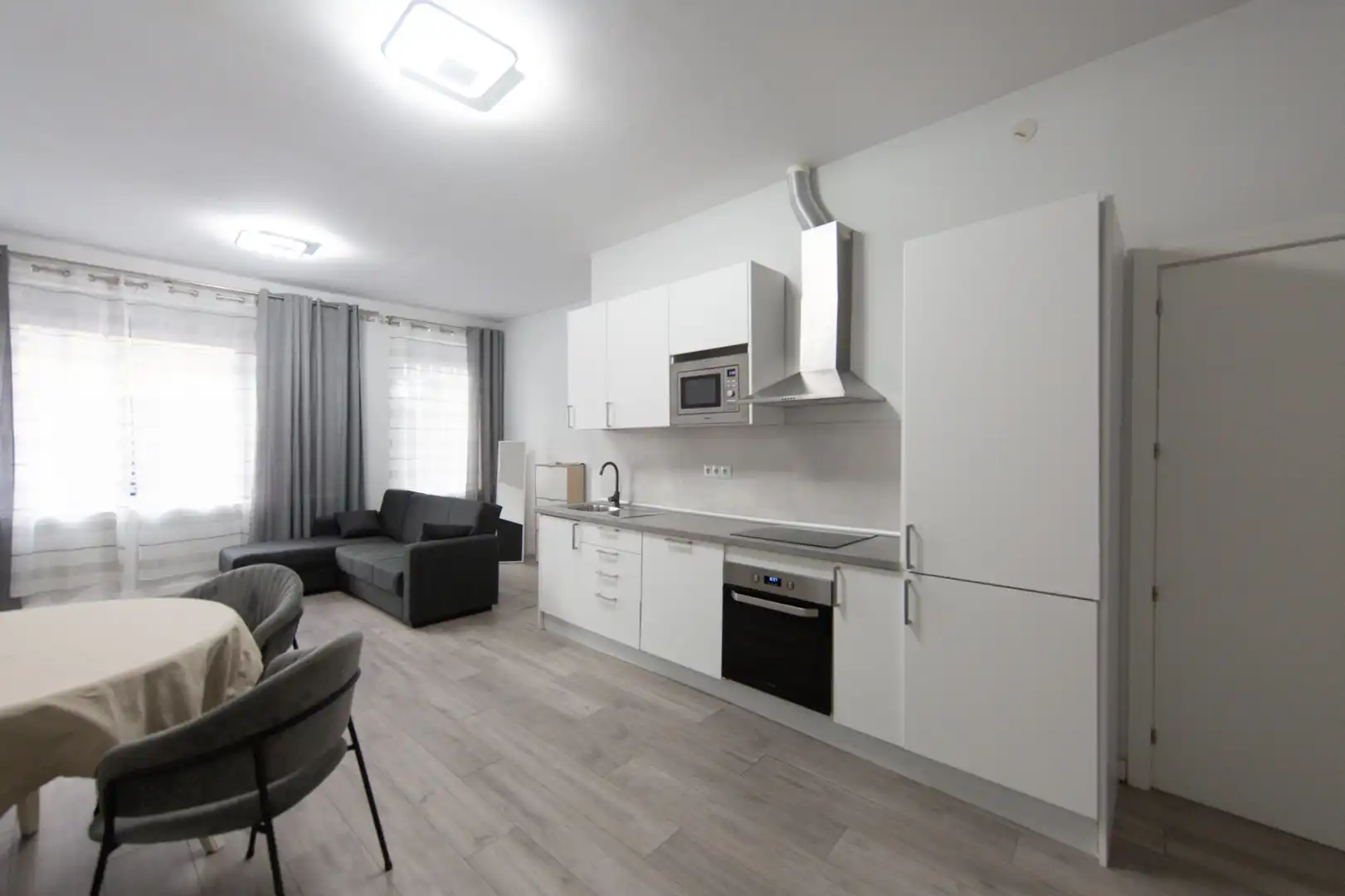 Küche von Wohnung zum Verkauf in Alicante / Alacant mit Klimaanlage, Heizung und Abstellraum