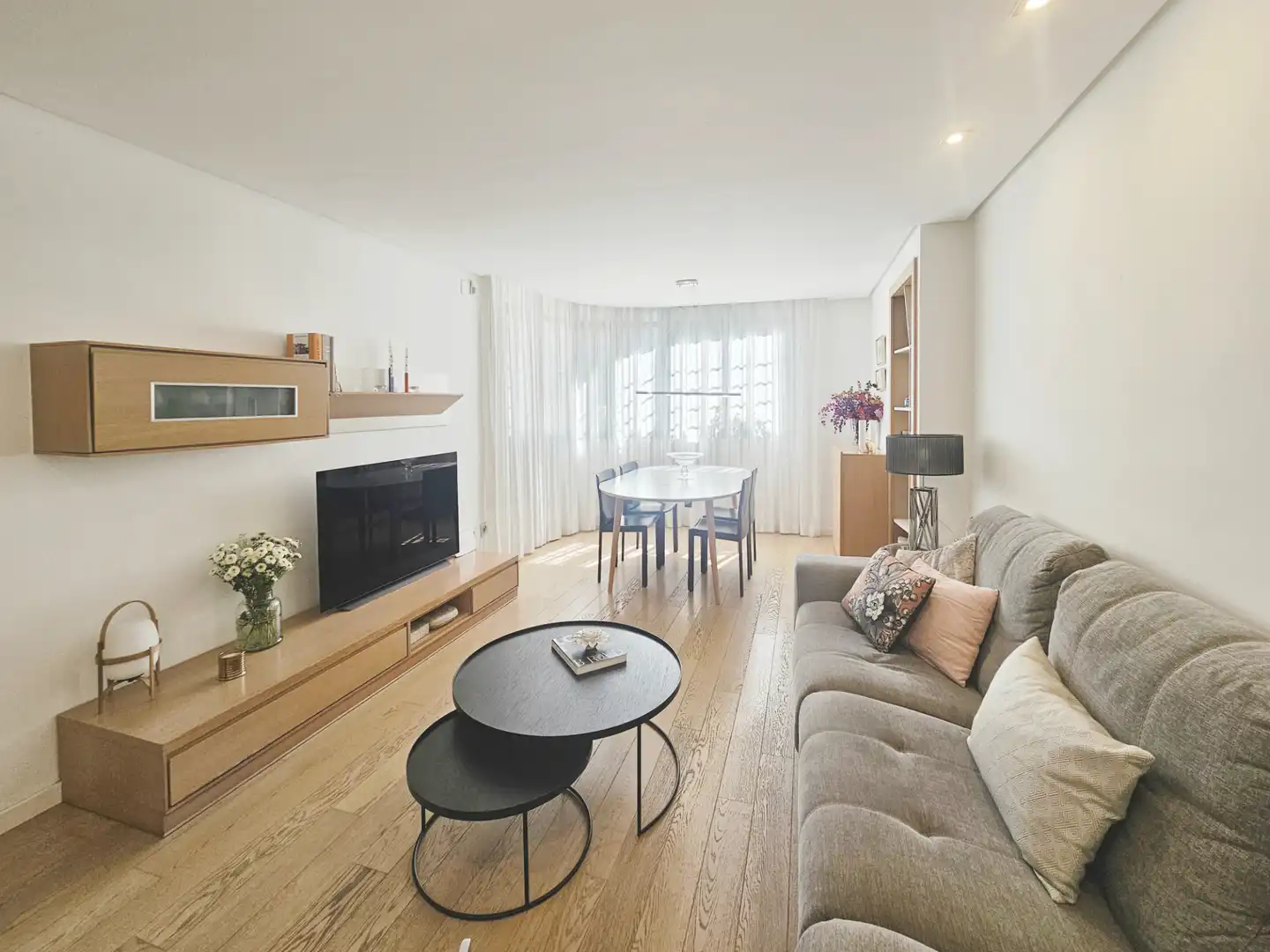 Sala de estar de Casa adosada en venta en Granollers con Aire acondicionado, Calefacción y Jardín privado