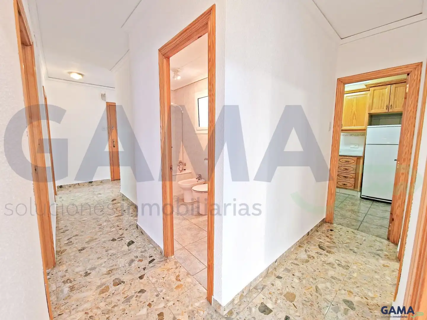 Flat for rent in Carcaixent  with Air Conditioner