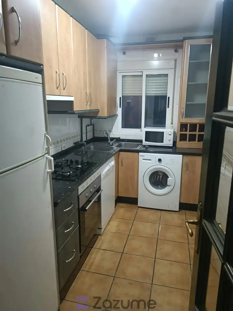 Cuina de Apartament de lloguer en Zafra amb Jardí privat, Piscina i Forn
