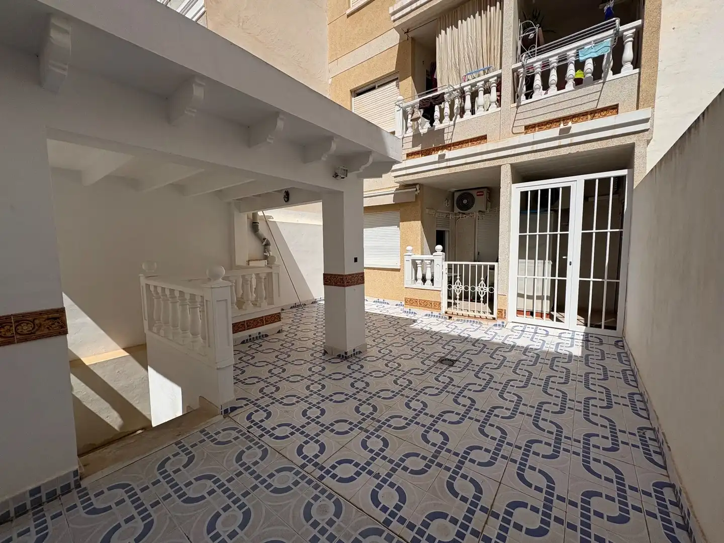 Terrasse von Wohnung zur Miete in Torrevieja mit Klimaanlage, Heizung und Terrasse