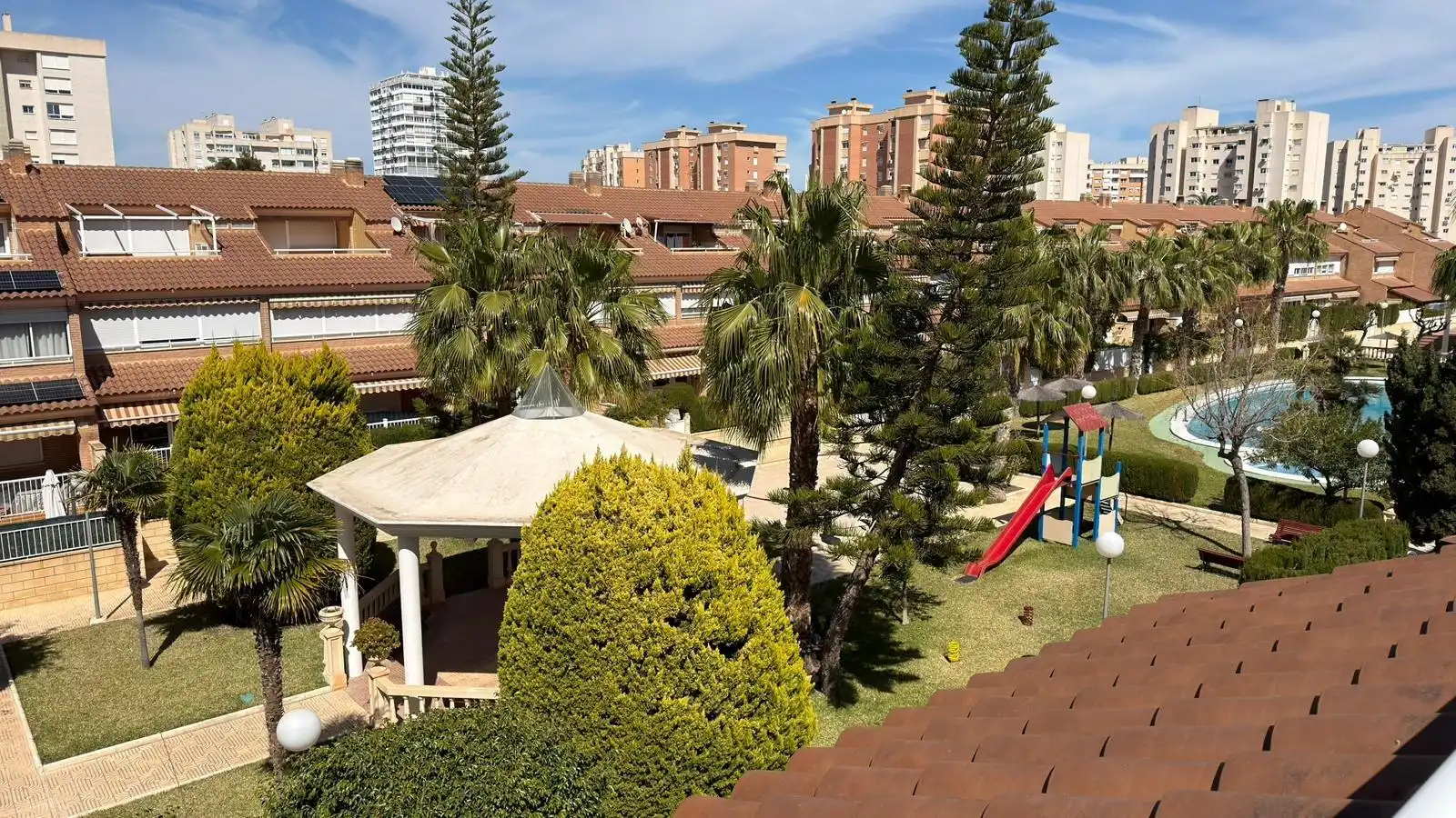 Casa o chalet en venta en Alicante / Alacant con Aire acondicionado, Calefacción y Jardín privado
