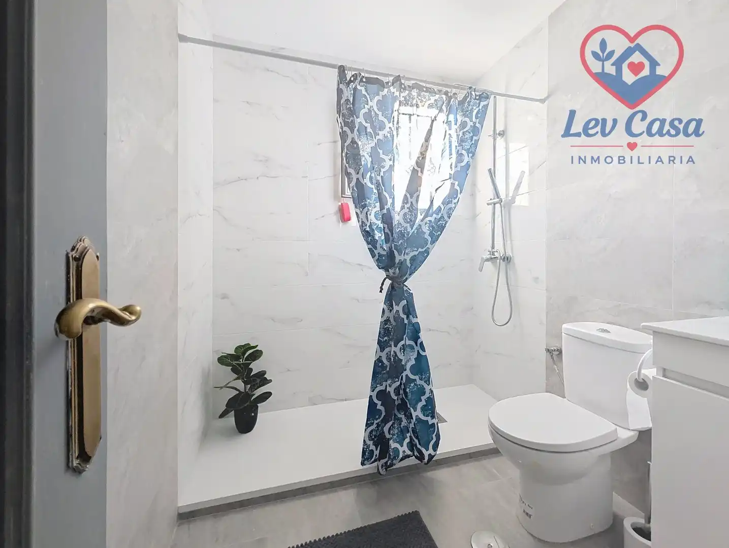 Bany de Casa o xalet en venda en Mazarrón amb Jardí privat i Piscina comunitària