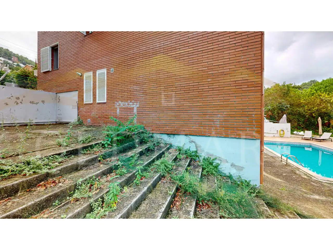 Vista exterior de Casa o xalet en venda en Corbera de Llobregat amb Aire condicionat, Calefacció i Jardí privat