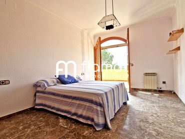 Casa con piscina en venta en Camí de Santa Bàrbara