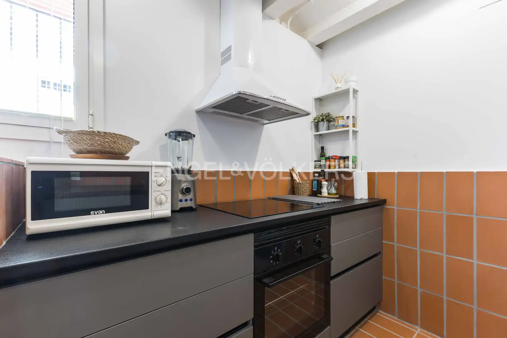 Küche von Wohnung zum Verkauf in Barcelona mit Klimaanlage, Heizung und Abstellraum