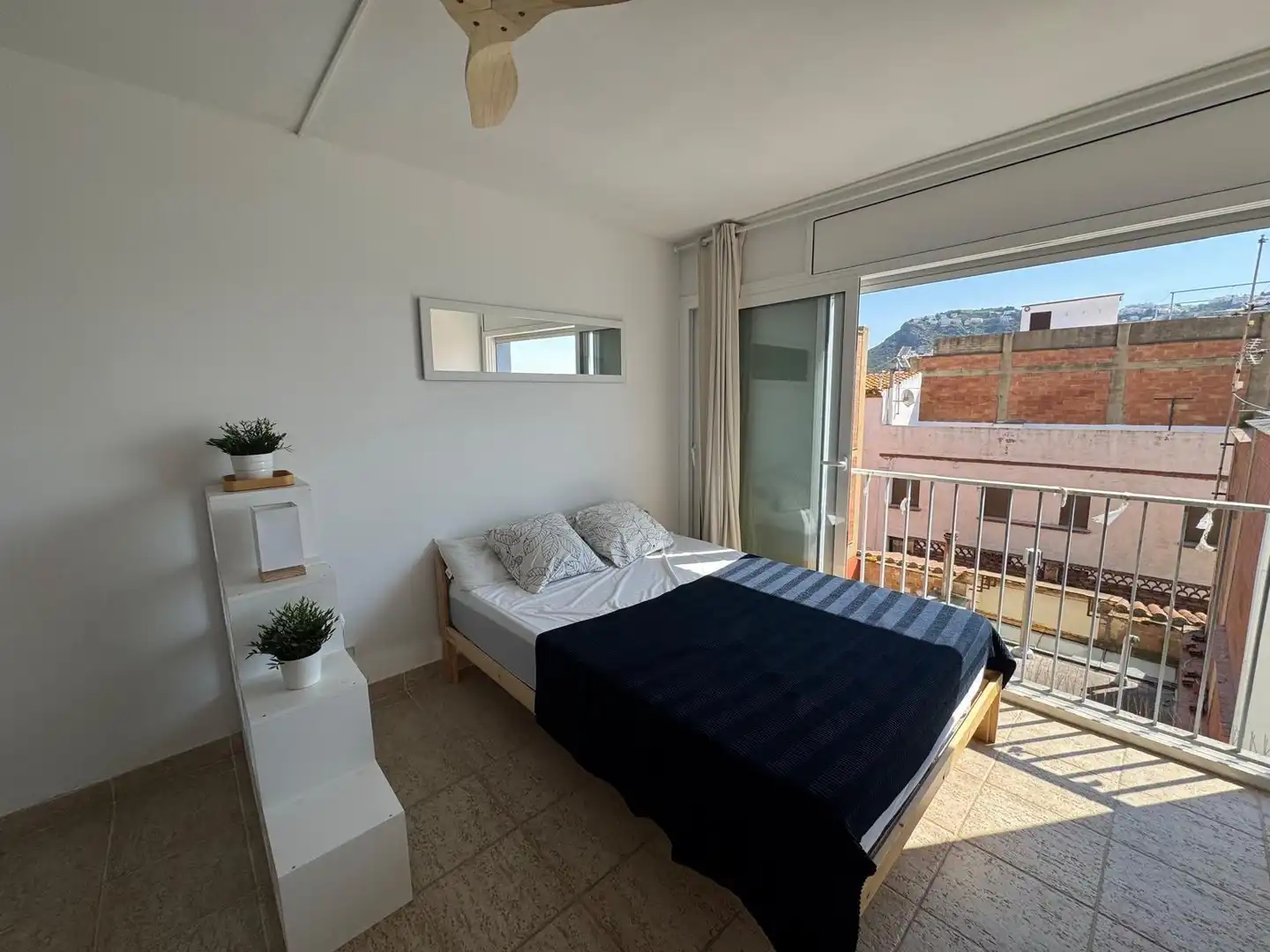 Schlafzimmer von Wohnung zum Verkauf in Roses mit Möbliert
