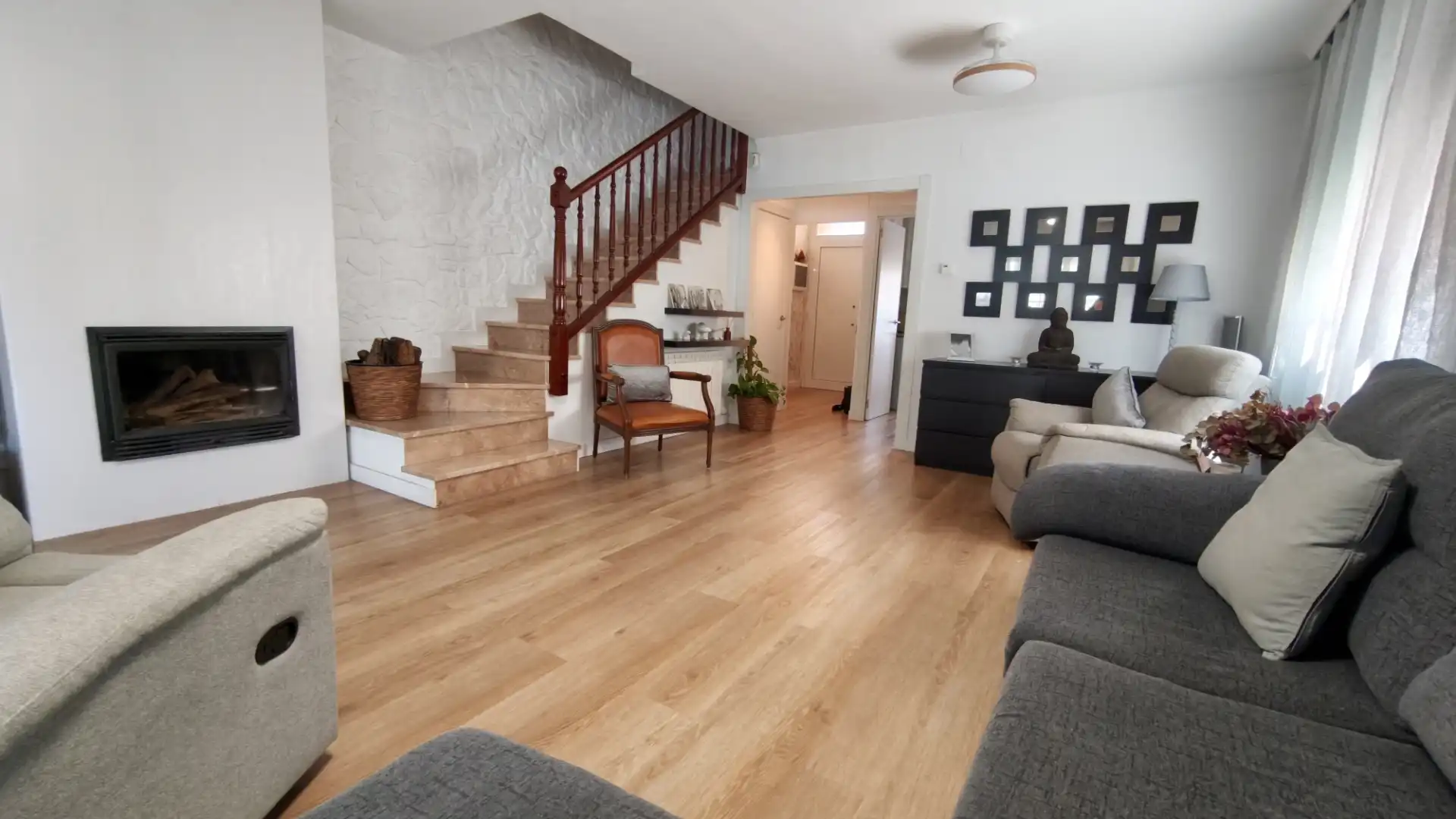 Sala de estar de Casa adosada en venta en Sant Salvador de Guardiola con Calefacción, Jardín privado y Parquet