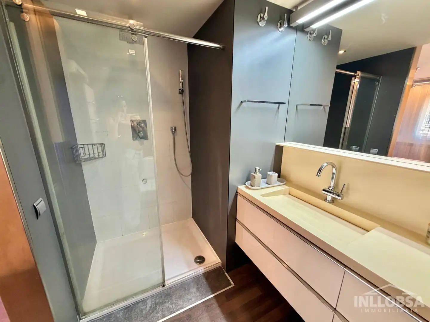 Baño de Piso de alquiler en Manresa con Aire acondicionado, Calefacción y Parquet