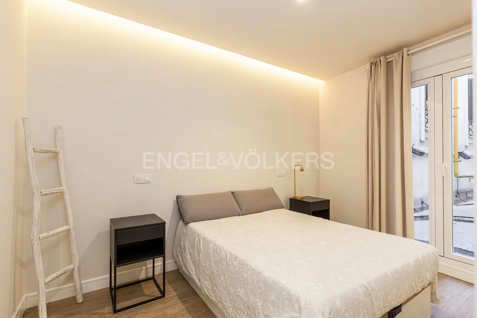 Schlafzimmer von Wohnung zur Miete in Madrid mit Klimaanlage, Heizung und Möbliert