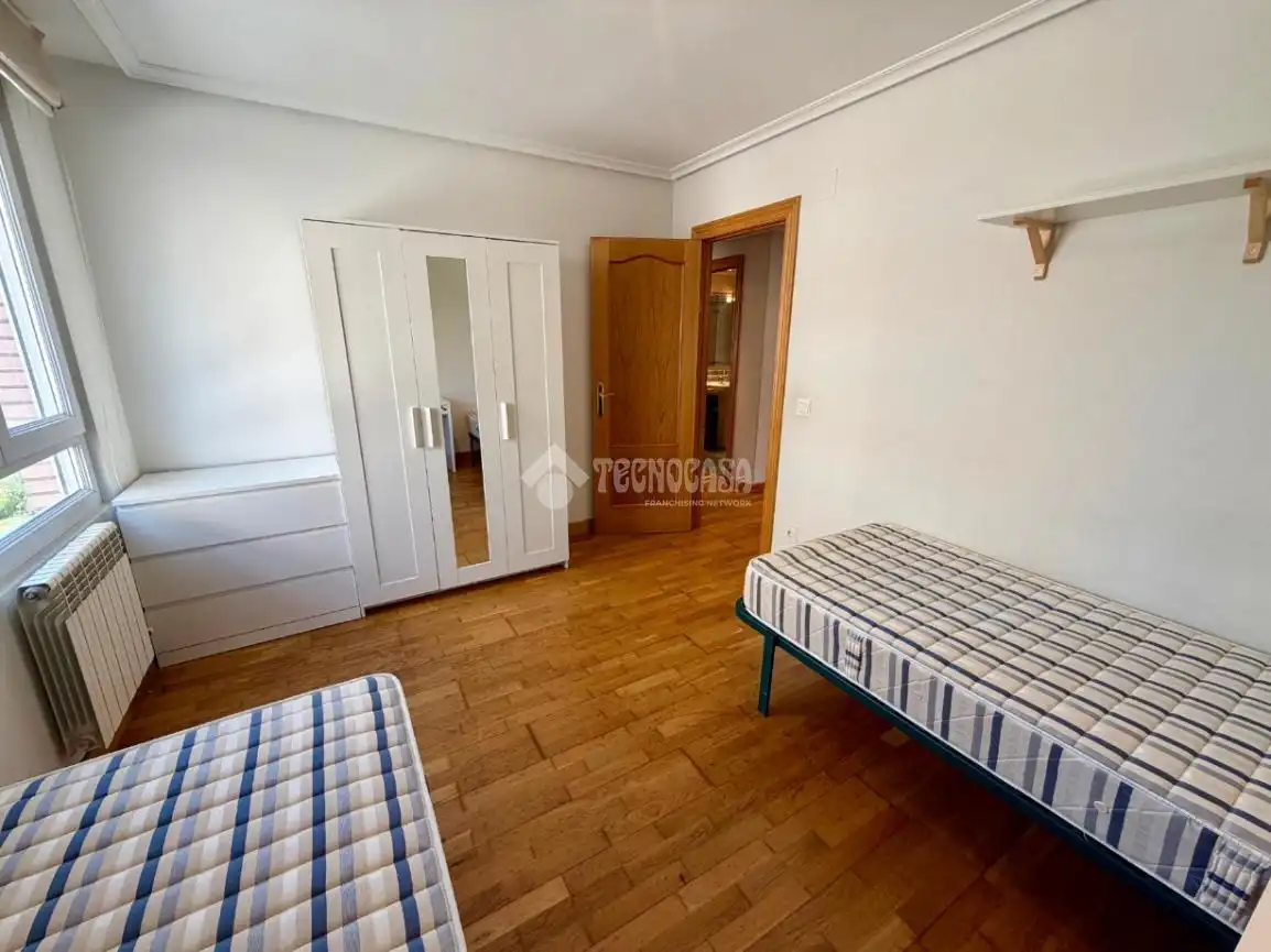 Schlafzimmer von Wohnung zum Verkauf in León Capital  mit Heizung, Parkett und Terrasse