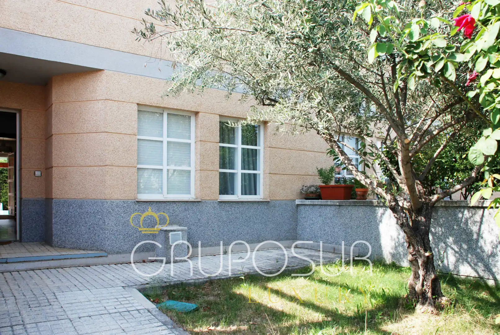 Vista exterior de Casa adosada en venta en Arroyo de la Encomienda con Calefacción, Jardín privado y Parquet