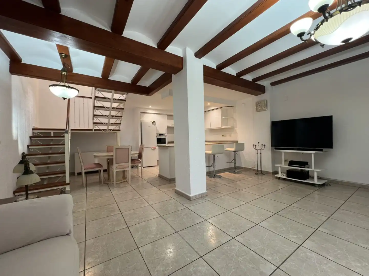 Houses for sale in Oliva  with Air Conditioner and Terrace