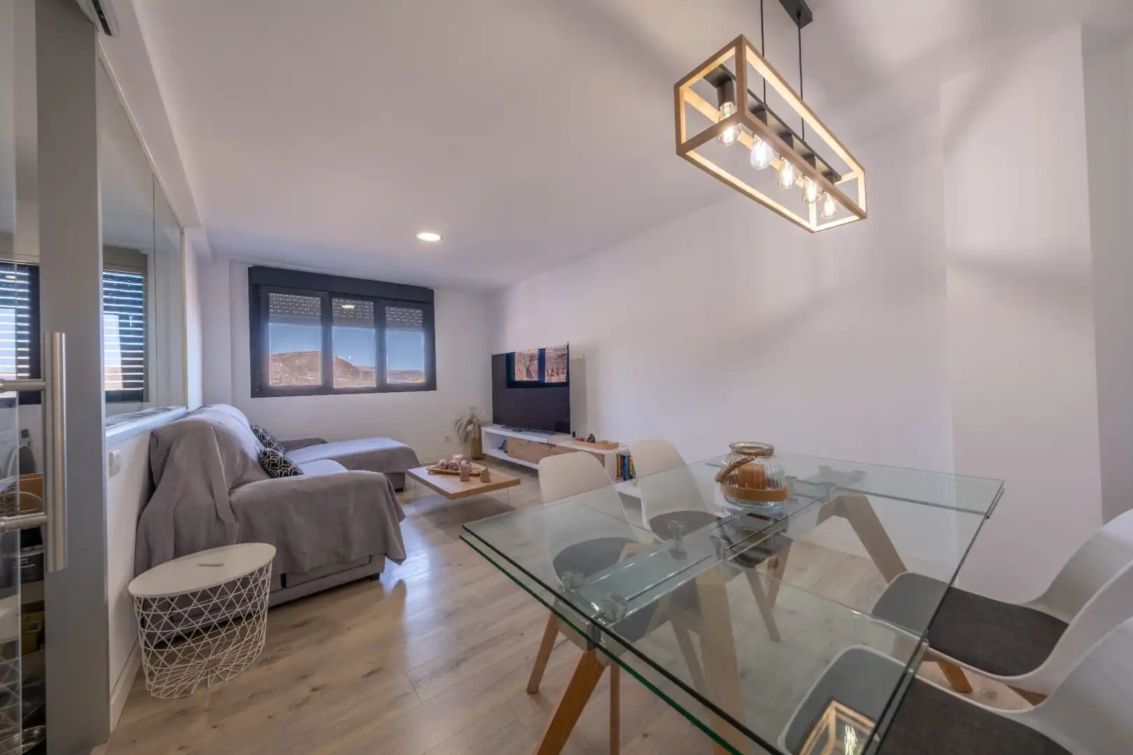 Sala de estar de Piso en venta en Las Palmas de Gran Canaria con Trastero, Amueblado y Piscina comunitaria