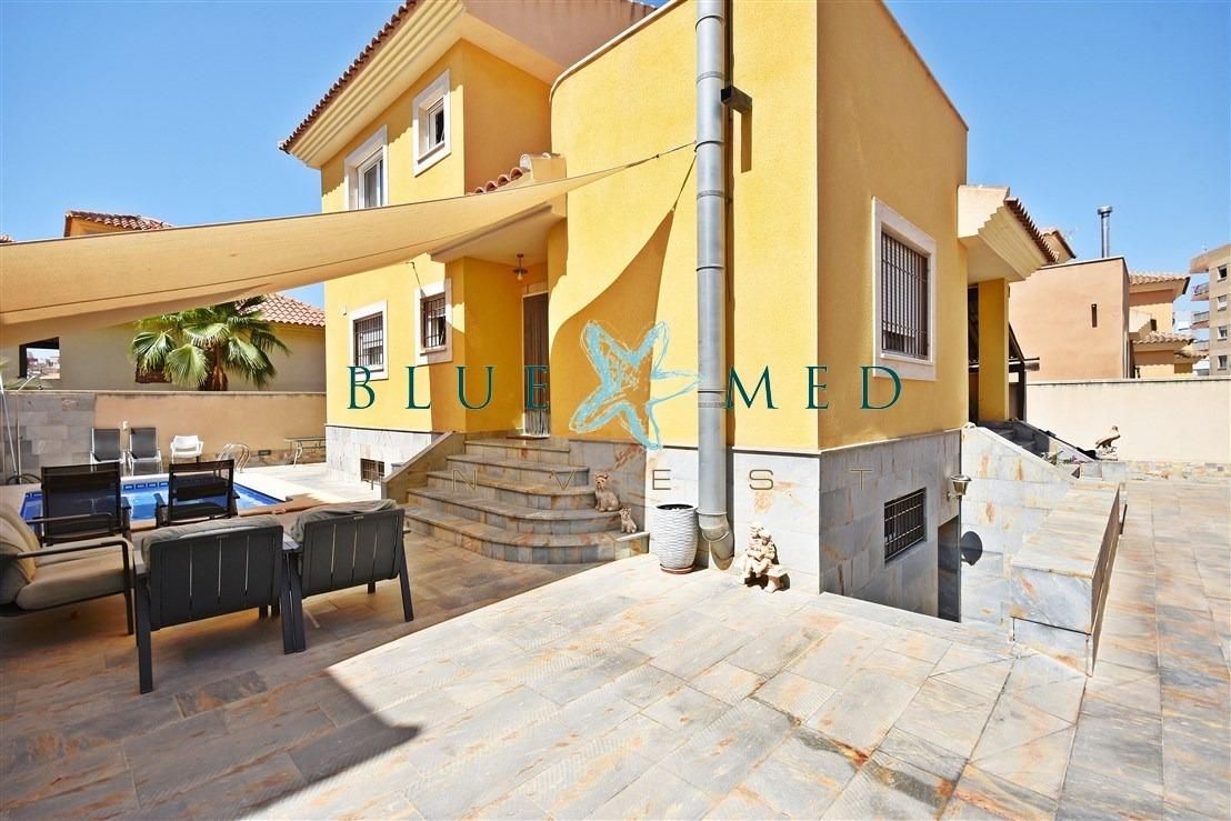 Exterior view of House or chalet for sale in Mazarrón  with Air Conditioner, Heating and Private garden