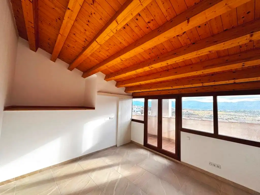 Casa adosada en venta en Calle de los Serranos de Aparicio, 11, Cretas