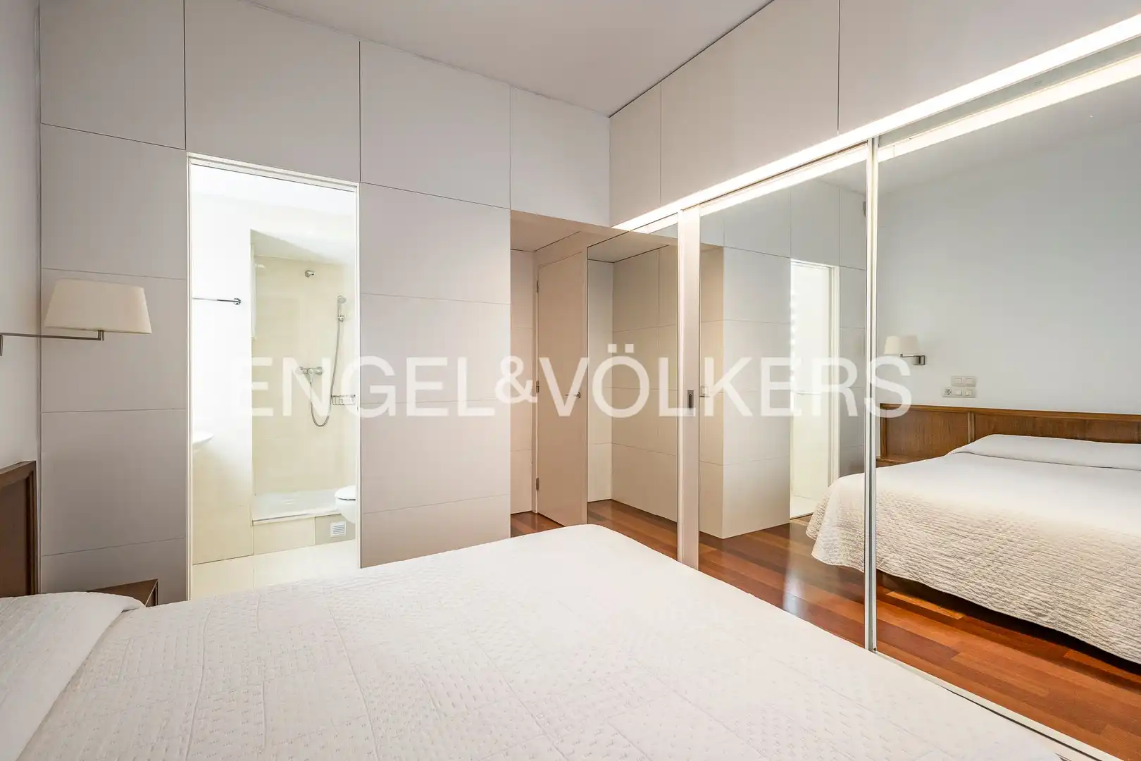 Schlafzimmer von Wohnung zum Verkauf in Barcelona mit Klimaanlage, Heizung und Parkett