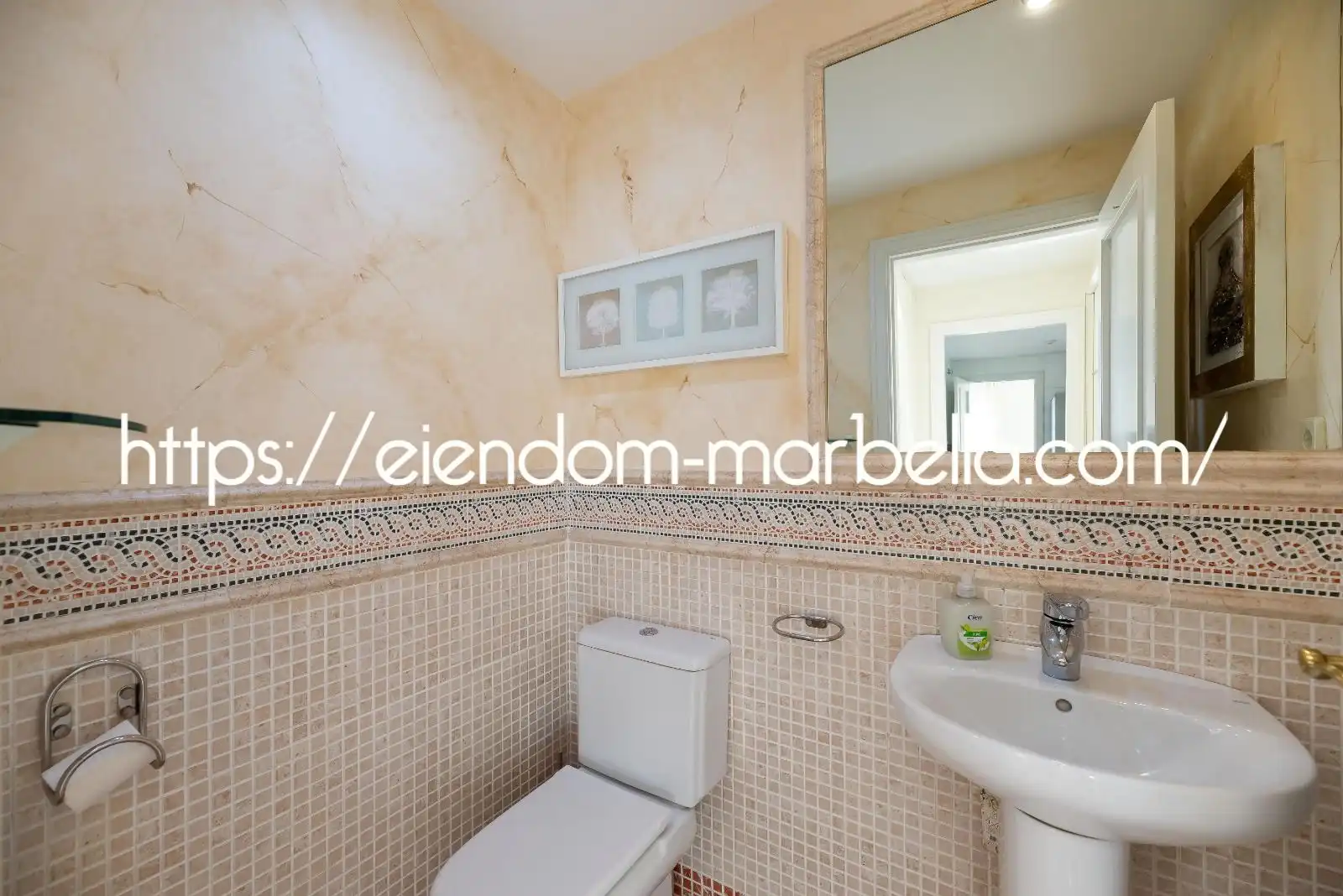 Baño de Apartamento en venta en Marbella con Aire acondicionado, Calefacción y Terraza