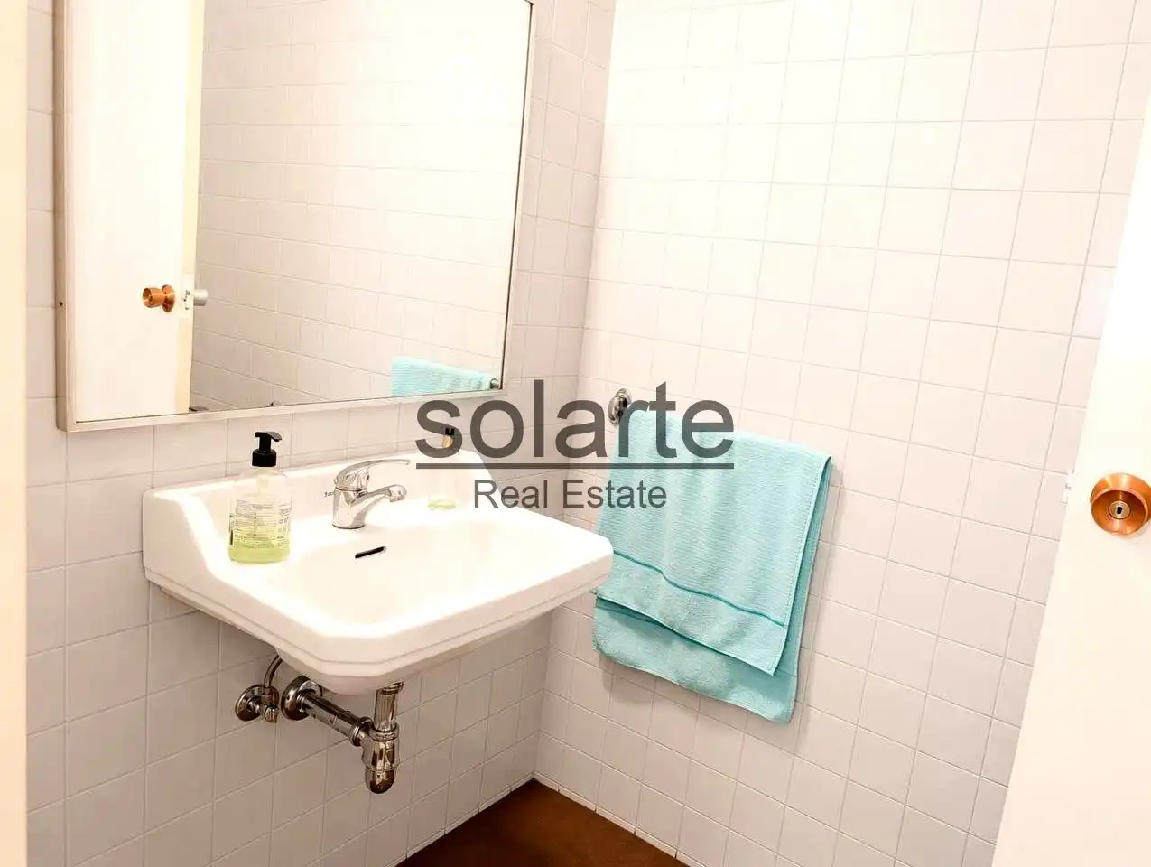 Baño de Edificio en venta en L'Hospitalet de Llobregat