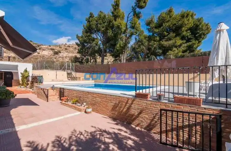 Piscina de Casa o xalet en venda en Elche / Elx amb Jardí privat, Terrassa i Piscina