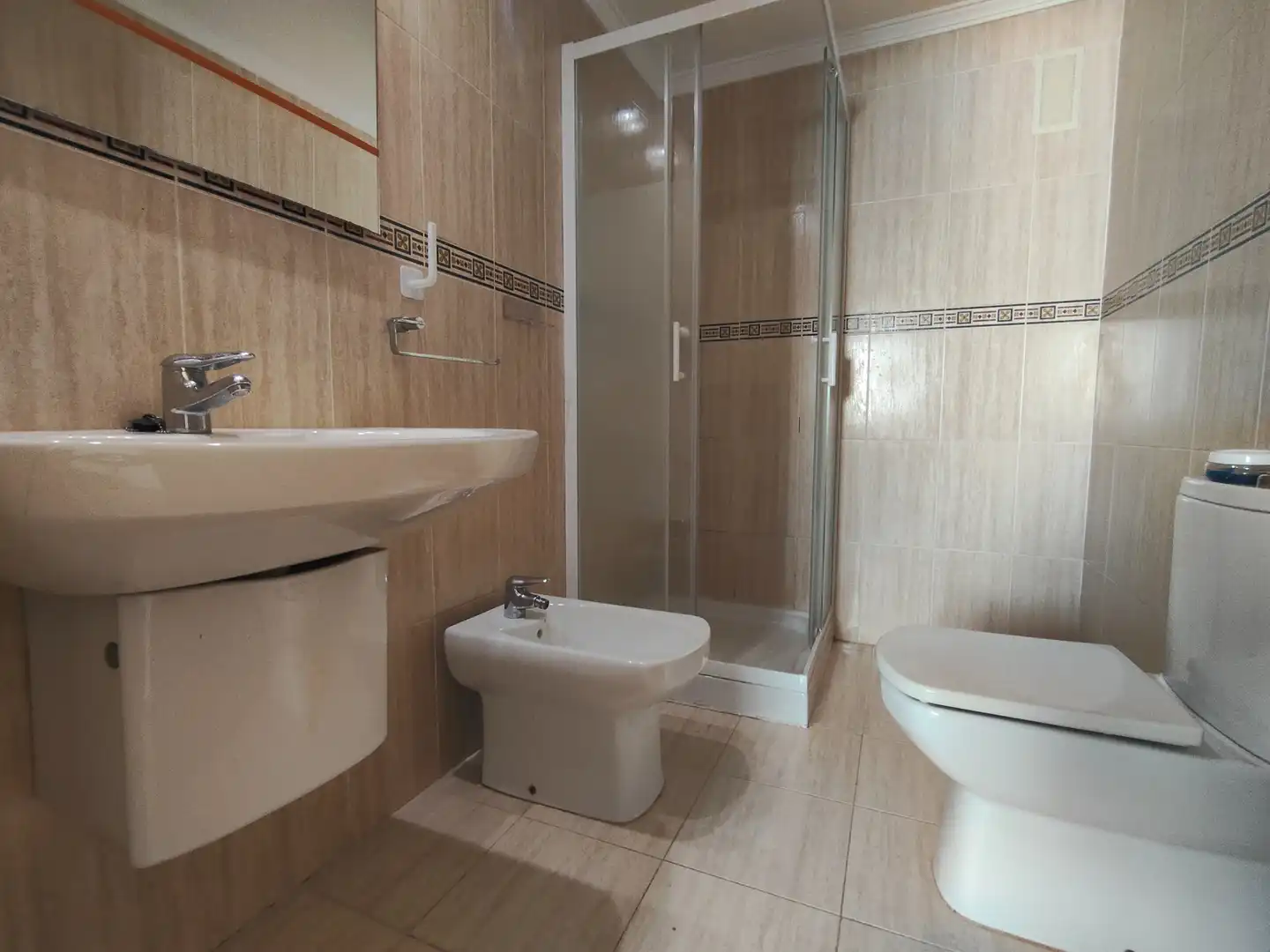 Baño de Piso en venta en La Font d'en Carròs con Aire acondicionado, Balcón y Piscina comunitaria