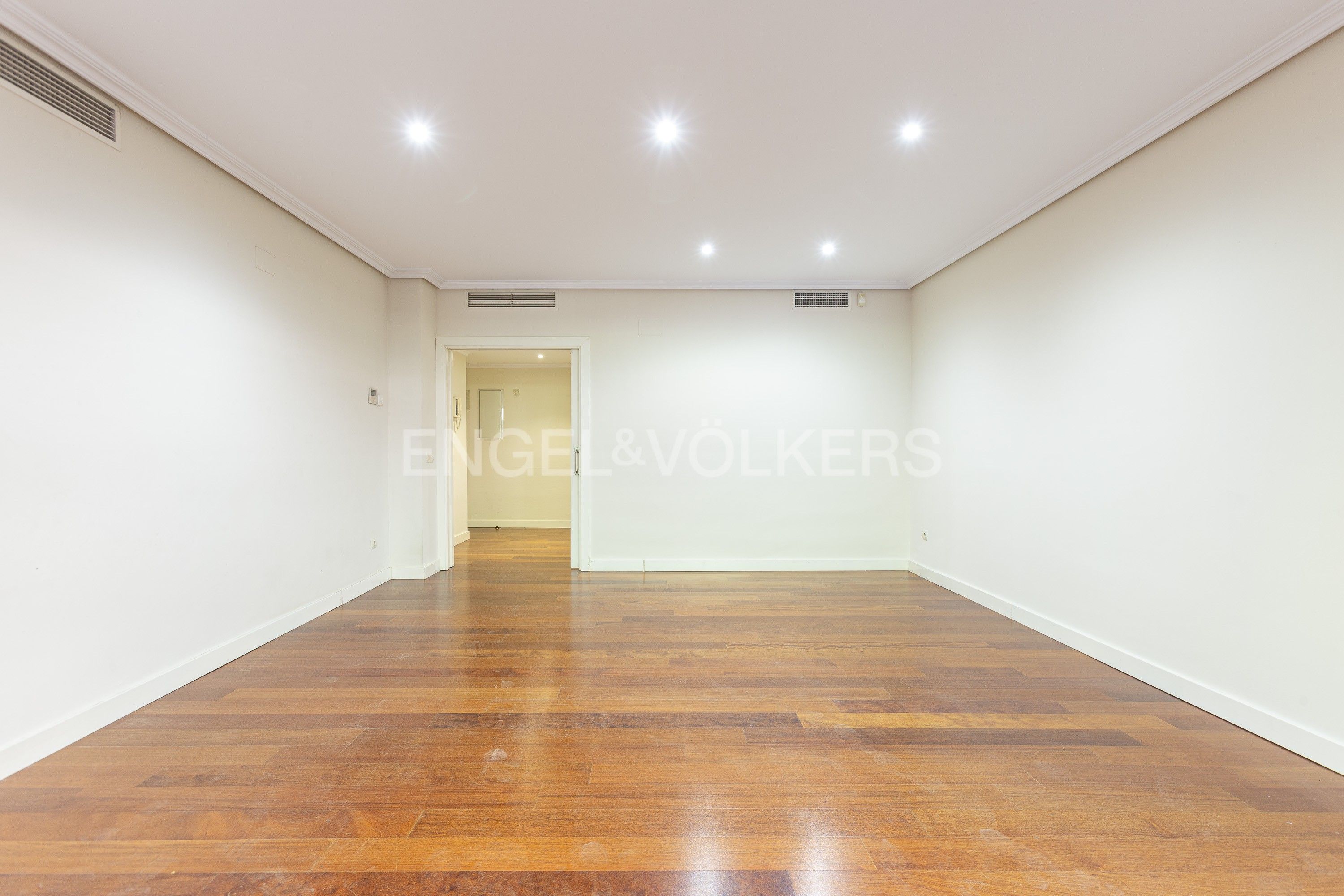 Pis de lloguer en  Madrid Capital amb Aire condicionat, Calefacció i Jardí privat