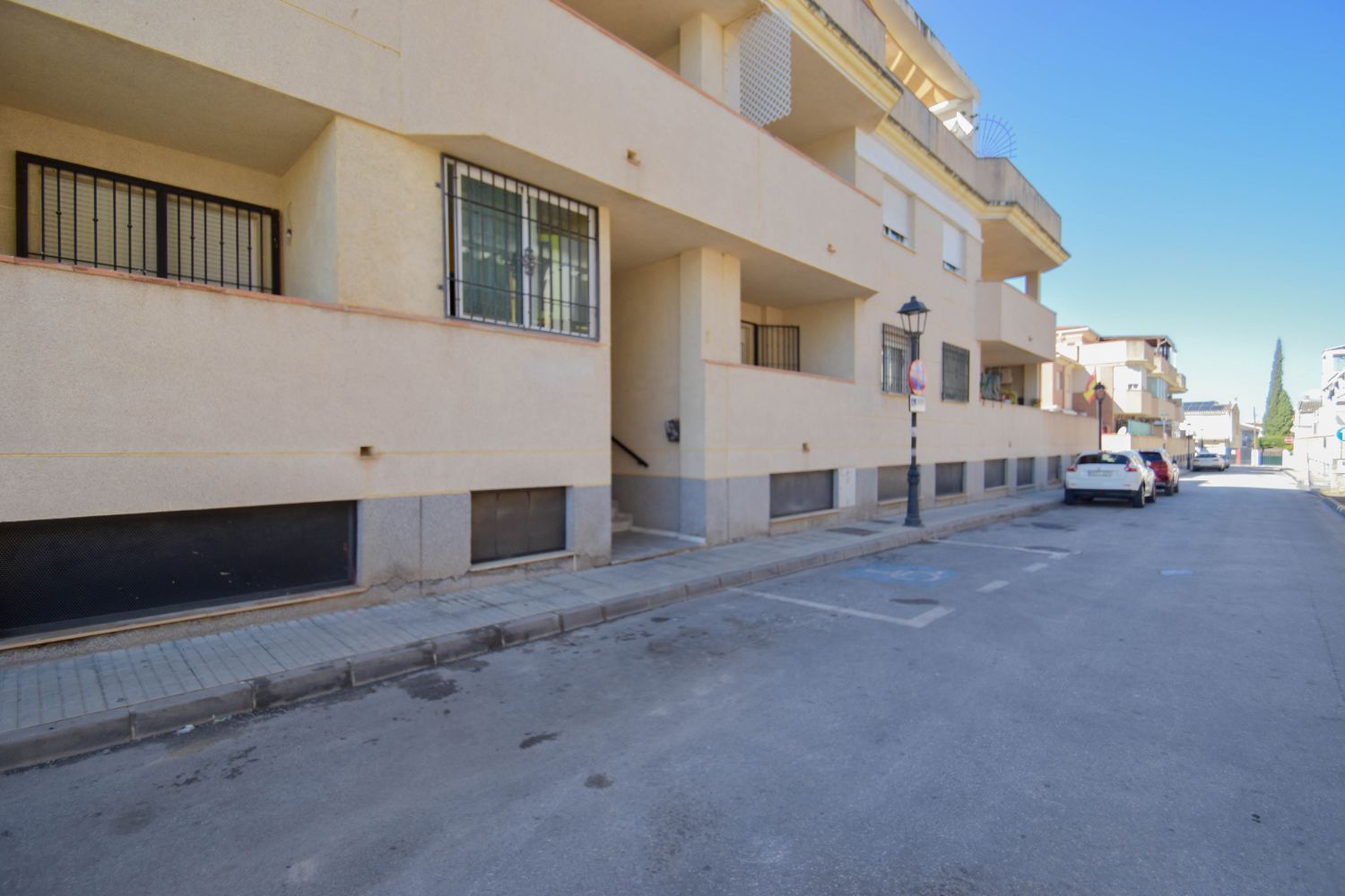 Vista exterior de Pis en venda en Las Gabias amb Terrassa