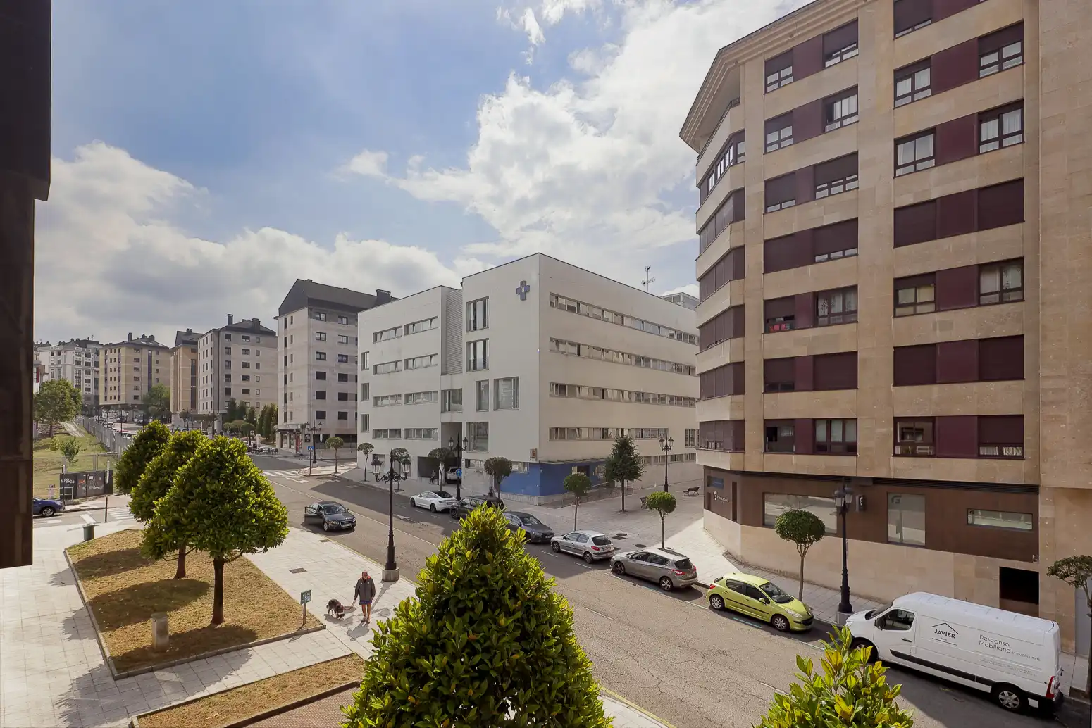 Vista exterior de Pis en venda en Oviedo  amb Calefacció, Parquet i Traster