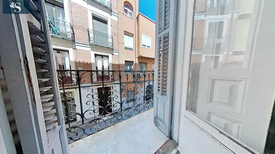 Terrassa de Apartament de lloguer en Madrid amb Balcó i Alarma